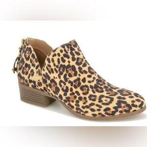 Kenneth Cole Reaction Side Skip Suede Ankle Boot in Leopard Size 7.5 New